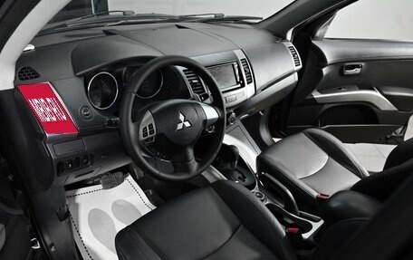 Mitsubishi Outlander III рестайлинг 3, 2011 год, 1 095 000 рублей, 8 фотография