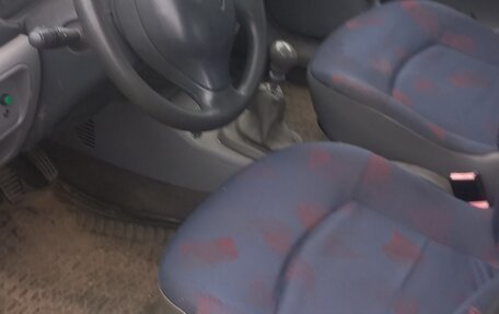 Renault Clio III, 2001 год, 100 000 рублей, 4 фотография