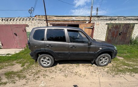 Chevrolet Niva I рестайлинг, 2011 год, 230 000 рублей, 2 фотография