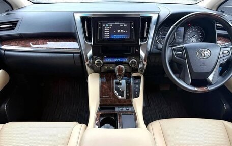 Toyota Alphard III, 2021 год, 3 350 000 рублей, 6 фотография