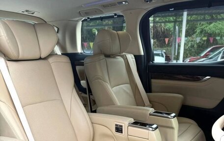 Toyota Alphard III, 2021 год, 3 350 000 рублей, 9 фотография