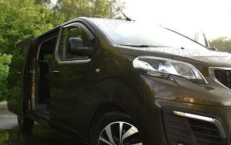 Peugeot Traveller I, 2018 год, 2 500 000 рублей, 2 фотография