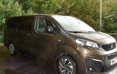 Peugeot Traveller I, 2018 год, 2 500 000 рублей, 4 фотография