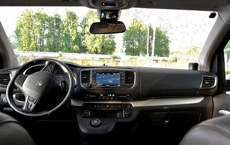Peugeot Traveller I, 2018 год, 2 500 000 рублей, 5 фотография