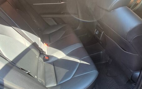 Toyota Camry, 2020 год, 3 000 000 рублей, 2 фотография