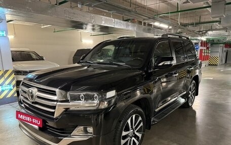 Toyota Land Cruiser 200, 2019 год, 6 800 000 рублей, 2 фотография