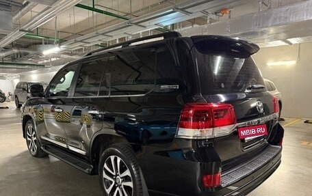 Toyota Land Cruiser 200, 2019 год, 6 800 000 рублей, 3 фотография