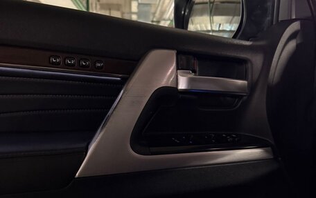Toyota Land Cruiser 200, 2019 год, 6 800 000 рублей, 10 фотография