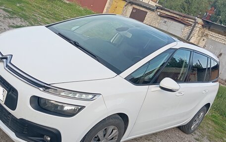 Citroen C4 Picasso II рестайлинг, 2017 год, 1 600 000 рублей, 2 фотография