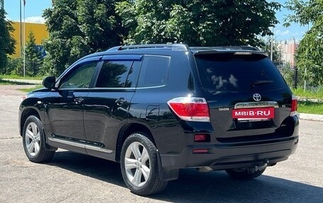 Toyota Highlander III, 2012 год, 1 850 000 рублей, 3 фотография