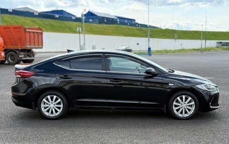 Hyundai Elantra VI рестайлинг, 2017 год, 975 000 рублей, 3 фотография