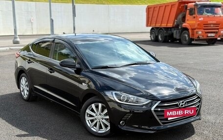 Hyundai Elantra VI рестайлинг, 2017 год, 975 000 рублей, 2 фотография