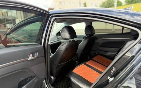Hyundai Elantra VI рестайлинг, 2017 год, 975 000 рублей, 10 фотография