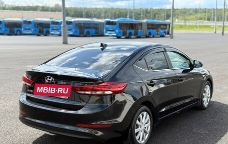 Hyundai Elantra VI рестайлинг, 2017 год, 975 000 рублей, 4 фотография