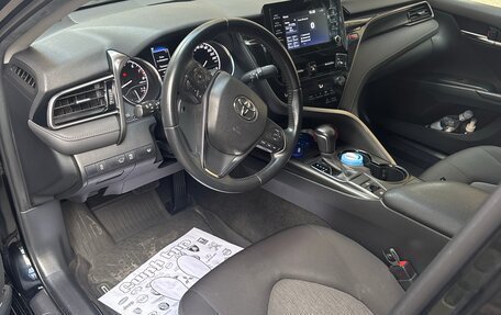 Toyota Camry, 2021 год, 2 300 000 рублей, 8 фотография
