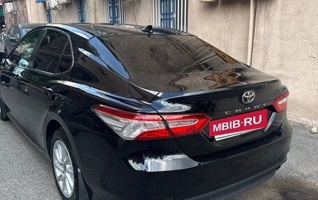 Toyota Camry, 2021 год, 2 300 000 рублей, 4 фотография