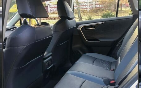 Toyota RAV4, 2022 год, 2 700 000 рублей, 10 фотография