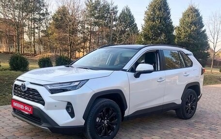 Toyota RAV4, 2022 год, 2 700 000 рублей, 2 фотография