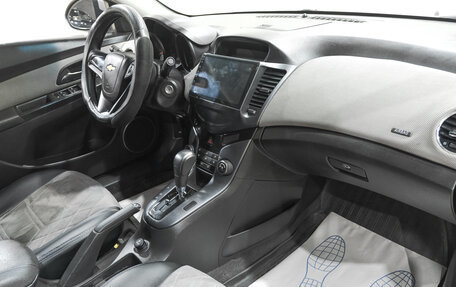Chevrolet Cruze II, 2011 год, 899 000 рублей, 8 фотография