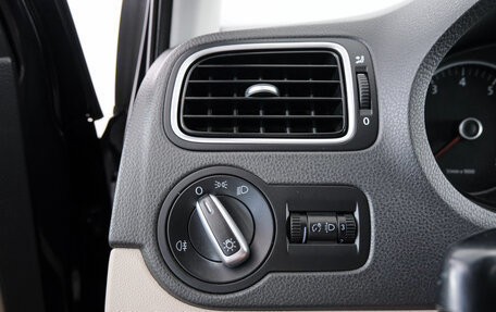 Volkswagen Polo VI (EU Market), 2011 год, 929 000 рублей, 19 фотография