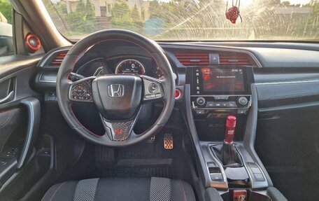 Honda Civic IX, 2018 год, 2 000 000 рублей, 19 фотография