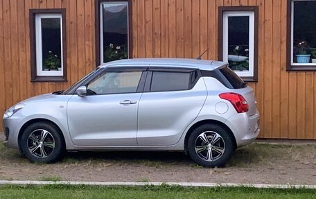Suzuki Swift V, 2020 год, 1 350 000 рублей, 2 фотография