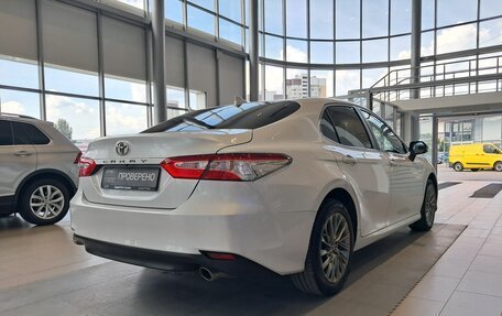 Toyota Camry, 2018 год, 2 247 000 рублей, 6 фотография