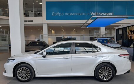 Toyota Camry, 2018 год, 2 247 000 рублей, 10 фотография
