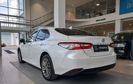 Toyota Camry, 2018 год, 2 247 000 рублей, 8 фотография
