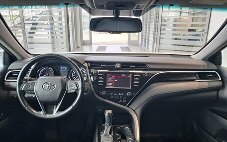 Toyota Camry, 2018 год, 2 247 000 рублей, 17 фотография