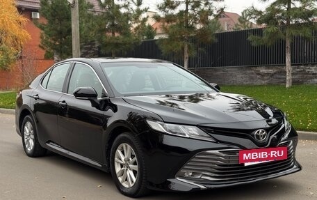 Toyota Camry, 2020 год, 1 950 000 рублей, 2 фотография