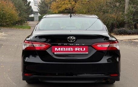 Toyota Camry, 2020 год, 1 950 000 рублей, 5 фотография
