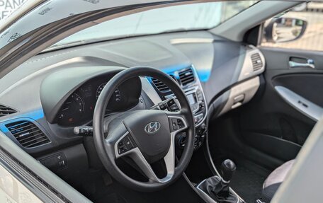 Hyundai Solaris II рестайлинг, 2011 год, 870 000 рублей, 8 фотография