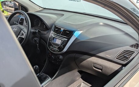 Hyundai Solaris II рестайлинг, 2011 год, 870 000 рублей, 21 фотография