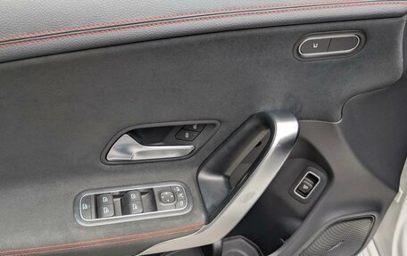 Mercedes-Benz CLA, 2019 год, 2 795 000 рублей, 10 фотография
