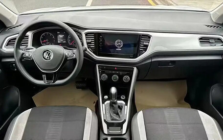 Volkswagen T-Roc I, 2021 год, 1 450 000 рублей, 6 фотография