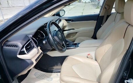 Toyota Camry, 2018 год, 2 741 000 рублей, 10 фотография