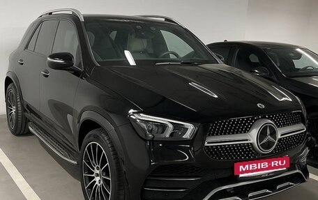 Mercedes-Benz GLE, 2022 год, 13 200 000 рублей, 2 фотография