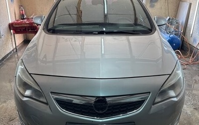 Opel Astra J, 2010 год, 700 000 рублей, 1 фотография
