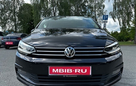 Volkswagen Touran III, 2018 год, 2 430 000 рублей, 1 фотография