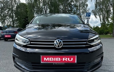Volkswagen Touran III, 2018 год, 2 430 000 рублей, 1 фотография