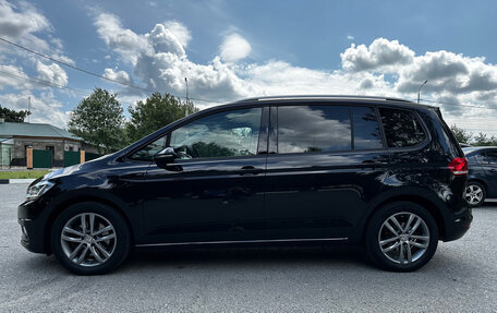Volkswagen Touran III, 2018 год, 2 430 000 рублей, 8 фотография