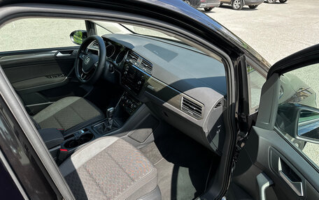 Volkswagen Touran III, 2018 год, 2 430 000 рублей, 14 фотография