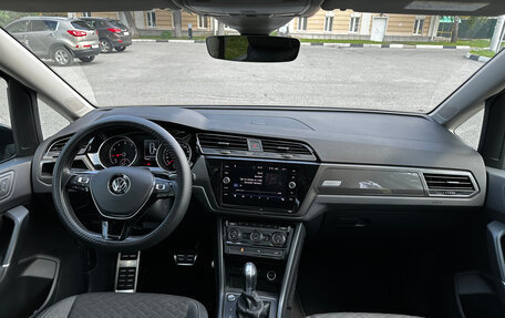 Volkswagen Touran III, 2018 год, 2 430 000 рублей, 15 фотография
