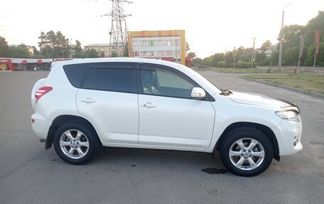 Toyota RAV4, 2011 год, 1 650 000 рублей, 2 фотография