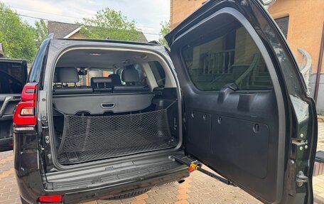 Toyota Land Cruiser Prado 150 рестайлинг 2, 2018 год, 5 200 000 рублей, 11 фотография