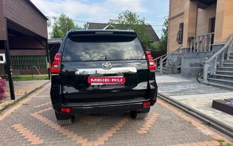 Toyota Land Cruiser Prado 150 рестайлинг 2, 2018 год, 5 200 000 рублей, 5 фотография