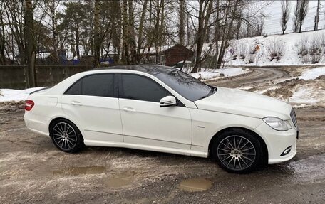 Mercedes-Benz E-Класс, 2011 год, 1 350 000 рублей, 3 фотография