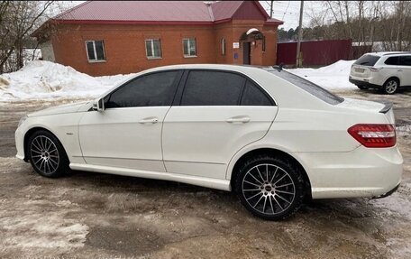 Mercedes-Benz E-Класс, 2011 год, 1 350 000 рублей, 4 фотография