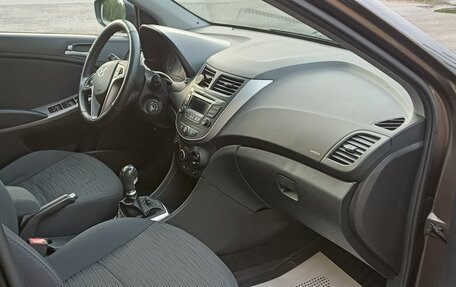 Hyundai Solaris II рестайлинг, 2015 год, 909 000 рублей, 15 фотография